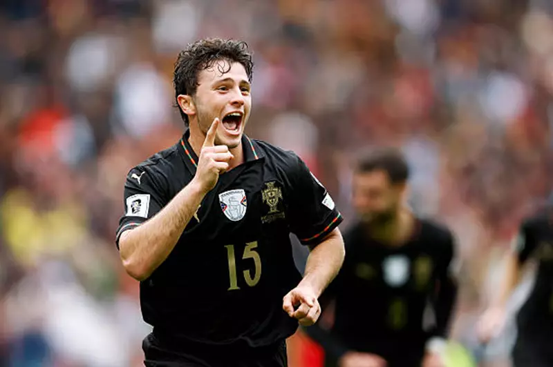 جواو نيفيز لاعب البرتغال 